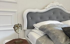 Vintage Apartment